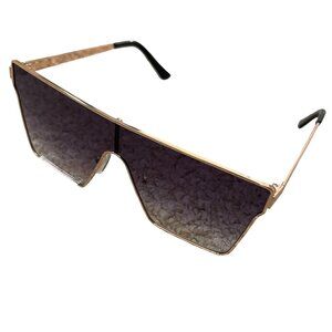 Posh Sunnies - glamorous style worn once